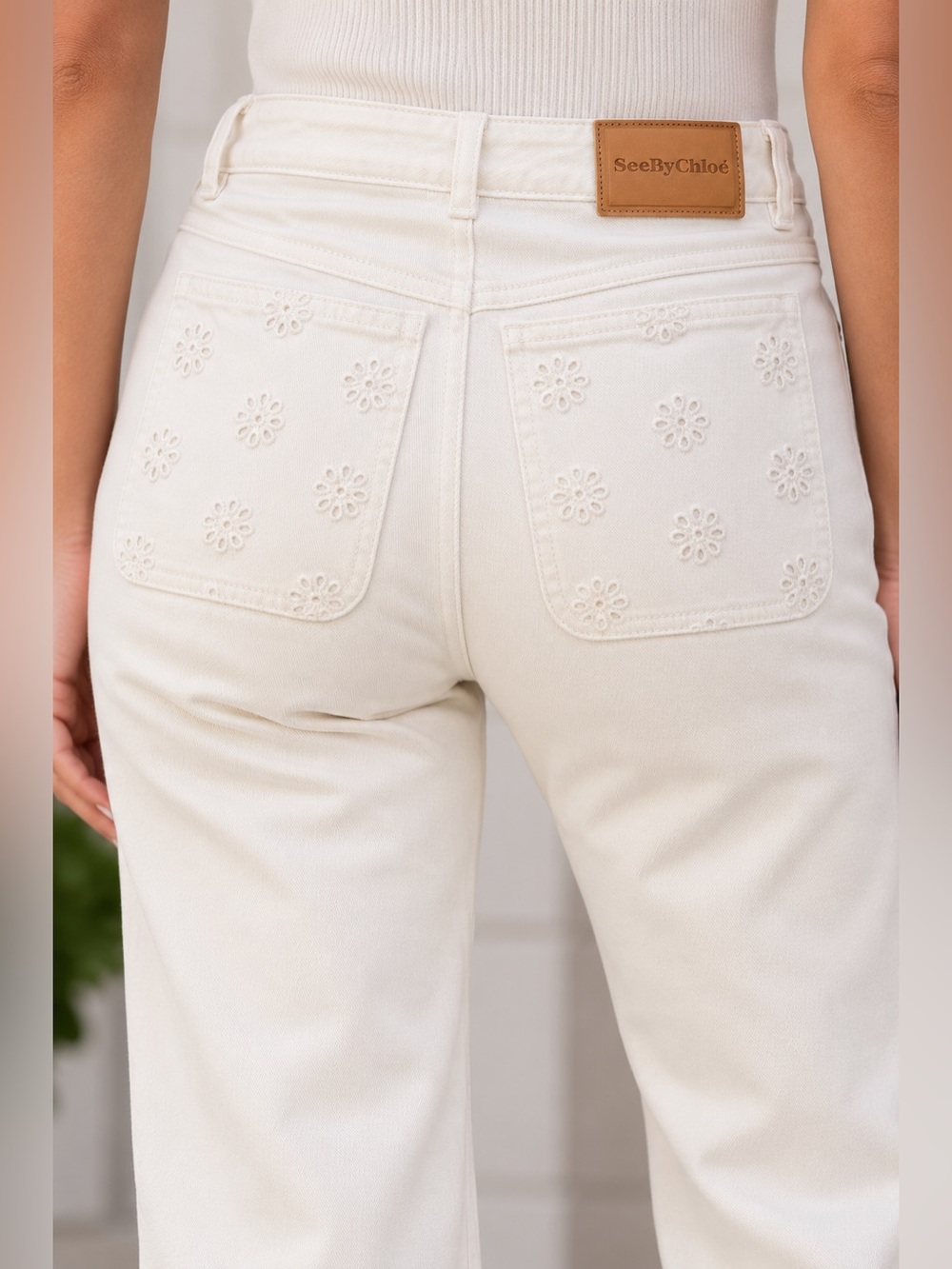 See By Chloé Iconic Emily White High Rise Flared Jeans Eyelet Embroidered Pocket - Picture 2 of 8